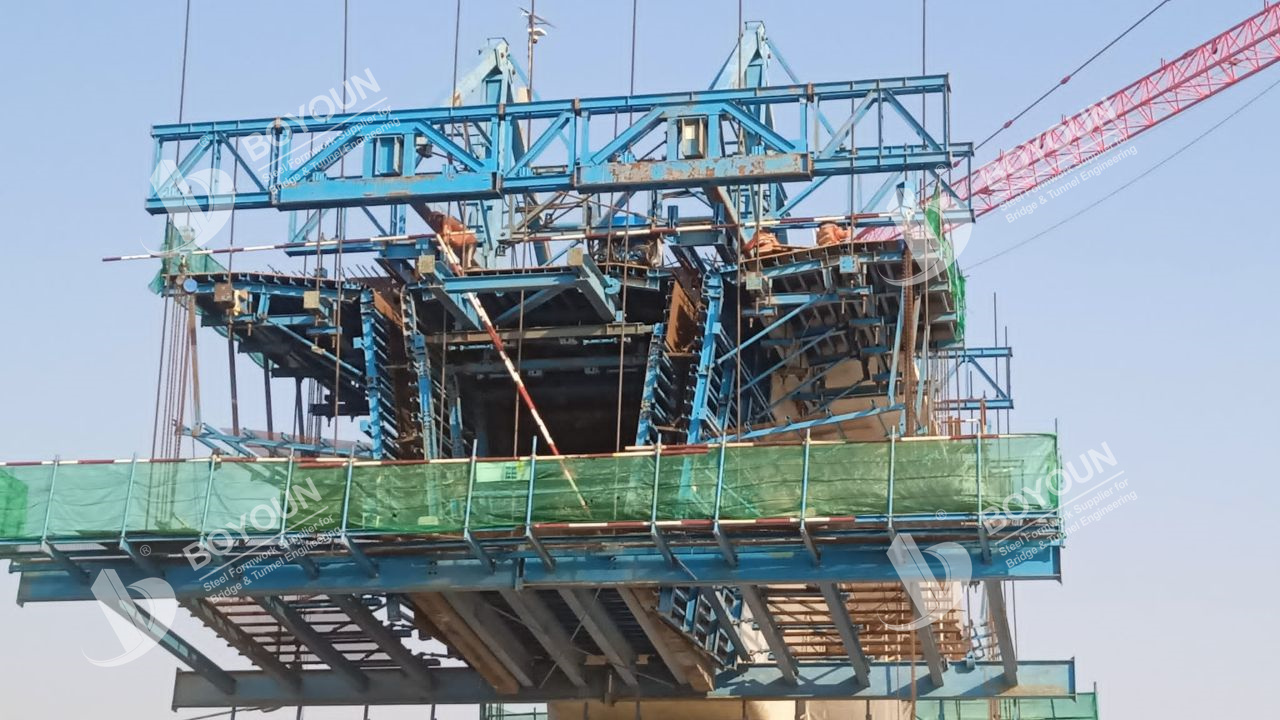 Thaïlande Lopburi rail Cantilever forme voyageur cas