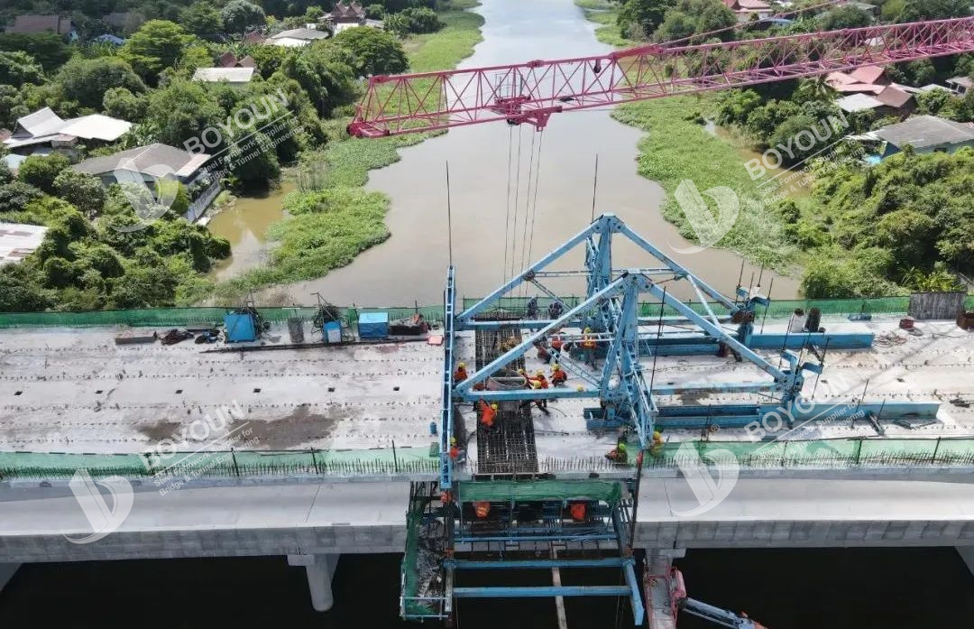 Thaïlande Lopburi rail Cantilever forme voyageur cas