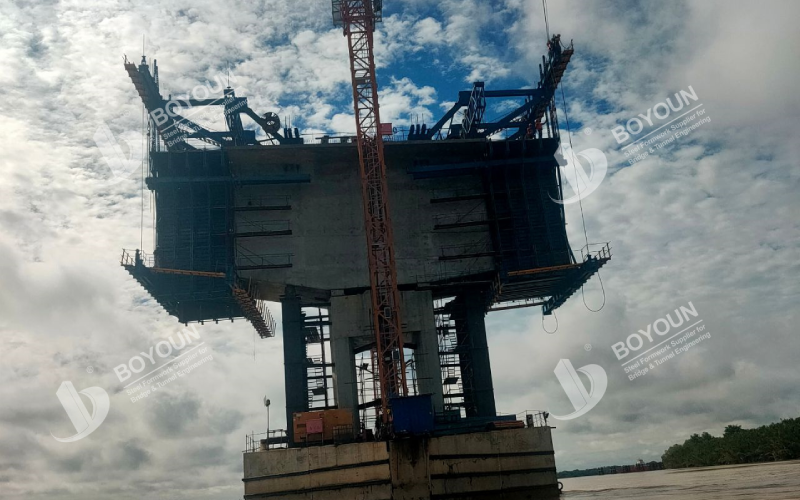 Malaisie Saribas pont Cantilever forme voyageur cas