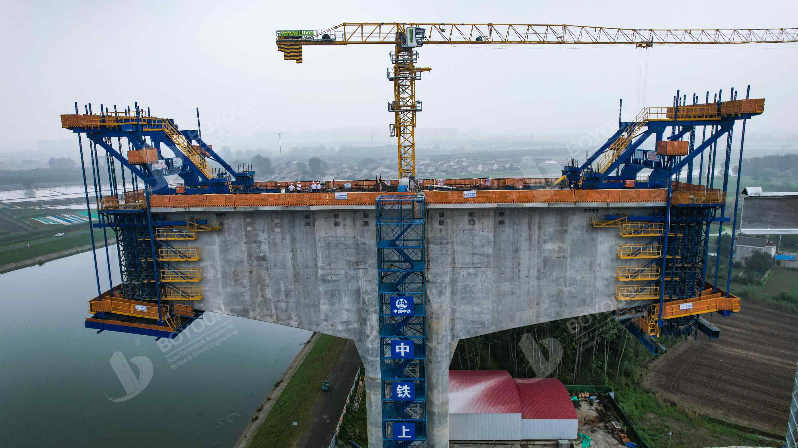 Train à grande vitesse Shanghai-Chongqing-Chengdu pont Liuhe Mege