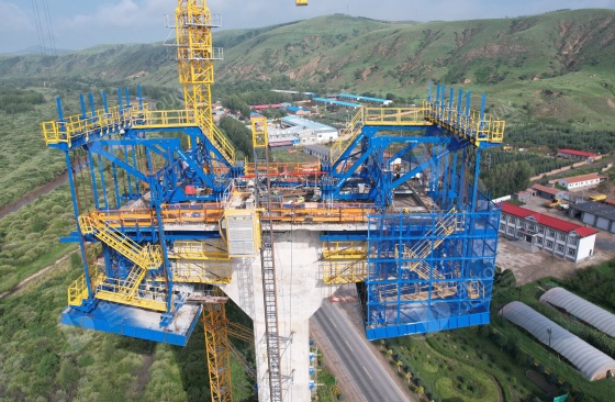 Boîte simple cellule simple Cantilever forme voyageur