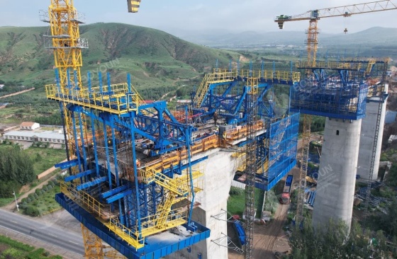 Boîte simple cellule simple Cantilever forme voyageur