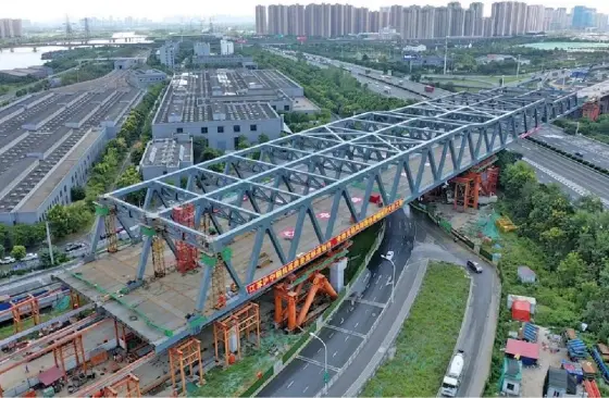 Pont en treillis d’acier
