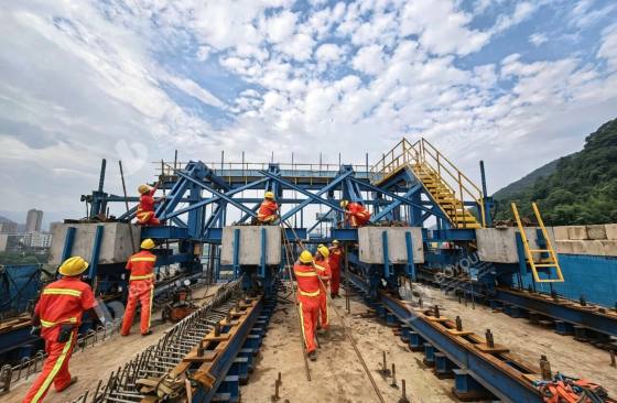 Projet de passage supérieur de la route de sanming Changan traversant le chemin de fer de Yingtan Xiamen