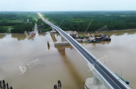 Pont sarawak Sungai Krian en malaisie